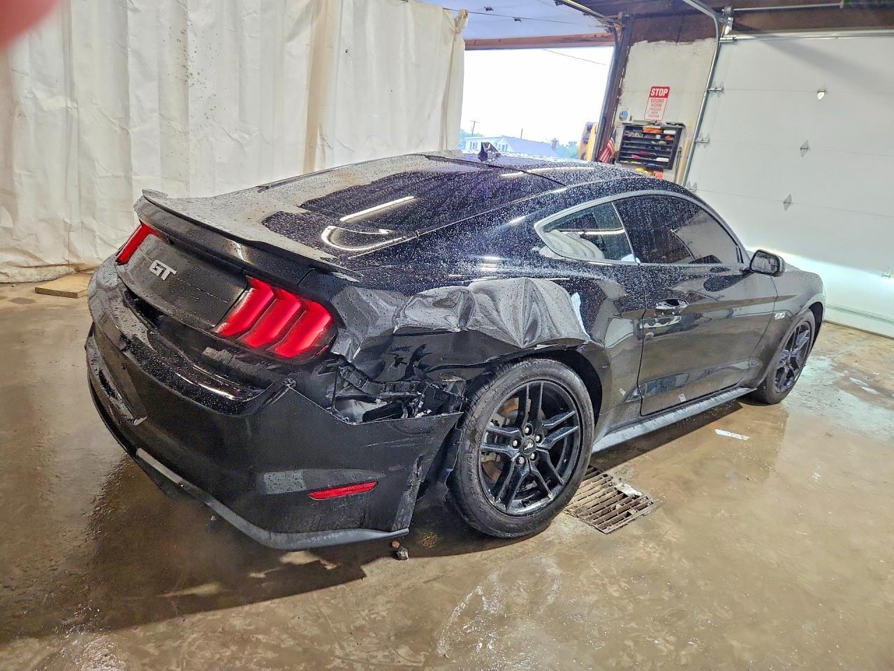 2020 Ford Mustang Gt - zdjęcie 3