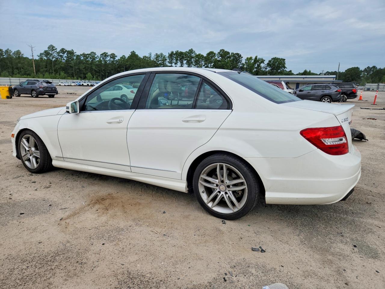 2013 Mercedes-Benz C 300 4Matic - zdjęcie 2