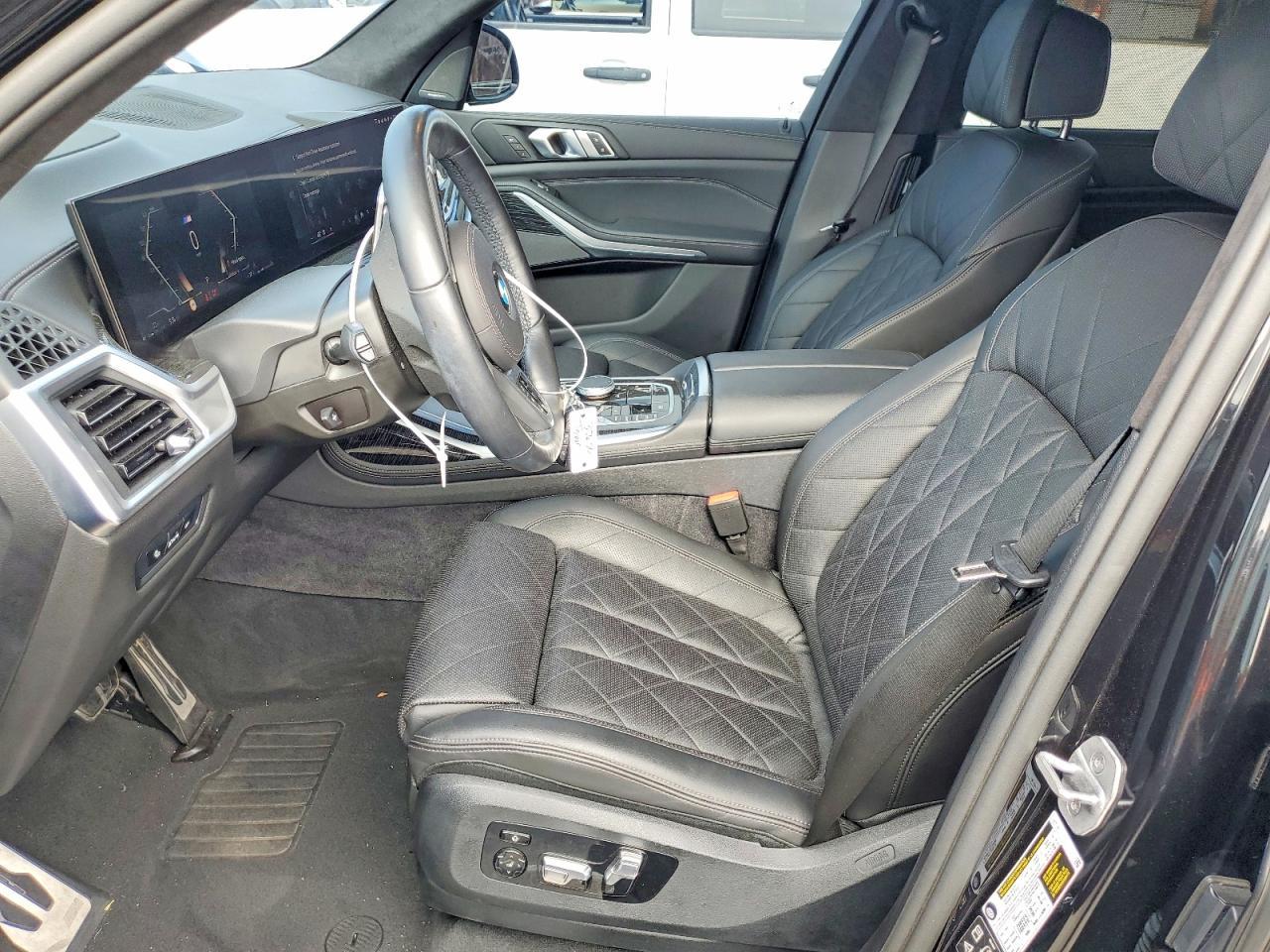 2024 BMW X7 xDrive40I - zdjęcie 7