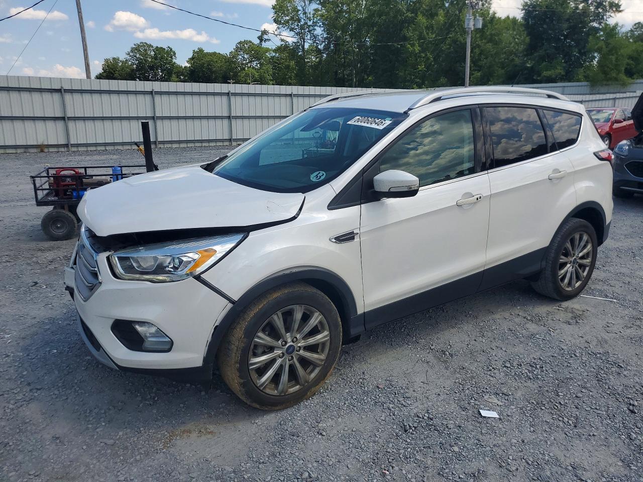 2017 Ford Escape Titanium - zdjęcie główne