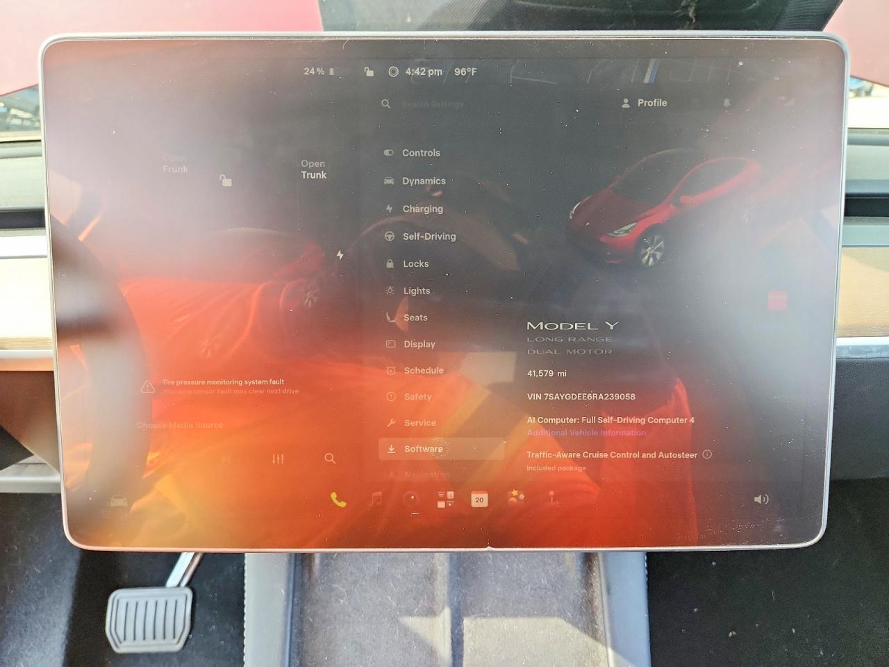 2024 Tesla Model Y - zdjęcie 9