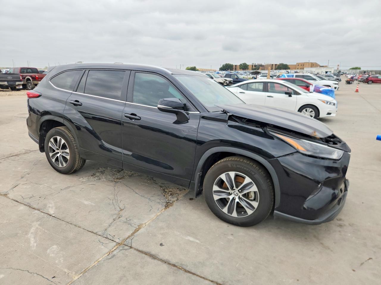 2023 Toyota Highlander Xle - zdjęcie 4