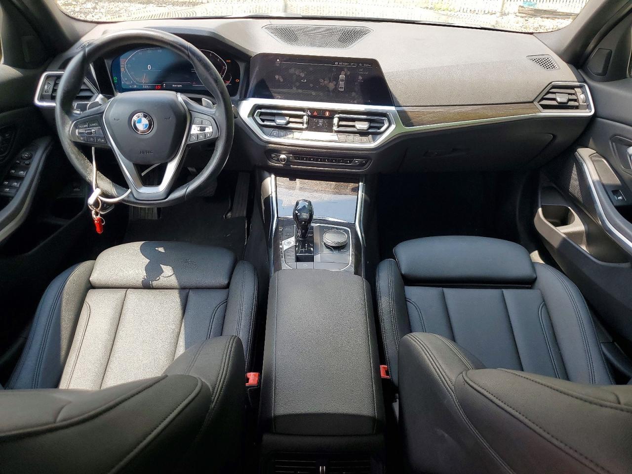 2020 BMW 330I - zdjęcie 8