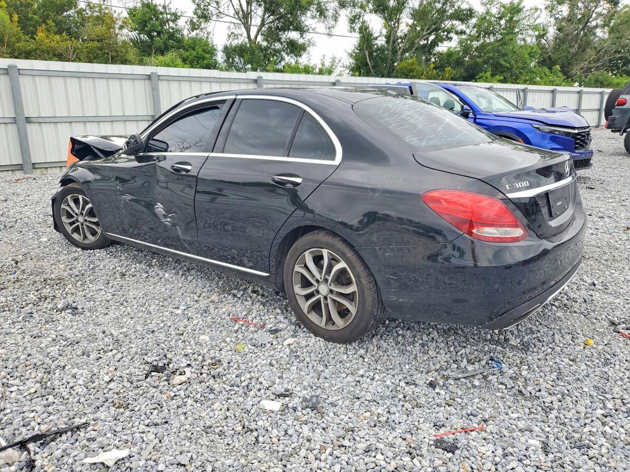 2016 Mercedes-Benz C 300 - zdjęcie 2
