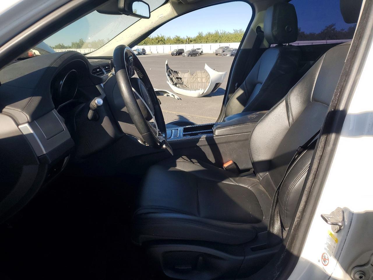 2018 Jaguar Xf Premium - zdjęcie 7