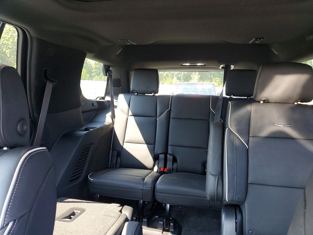 2024 Cadillac Escalade Premium Luxury - zdjęcie 10