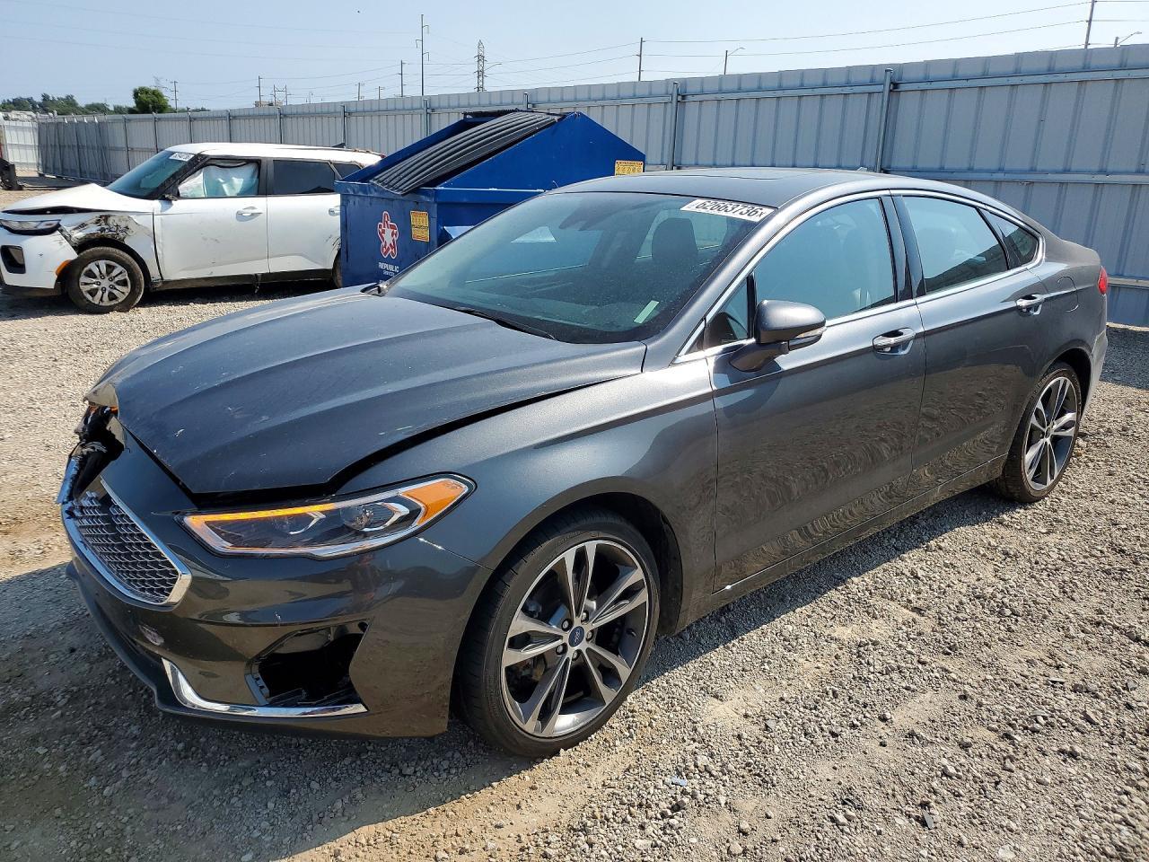 2020 Ford Fusion Titanium - zdjęcie główne