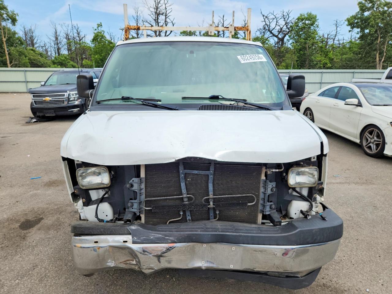 2017 Chevrolet Express G2500 - zdjęcie 5