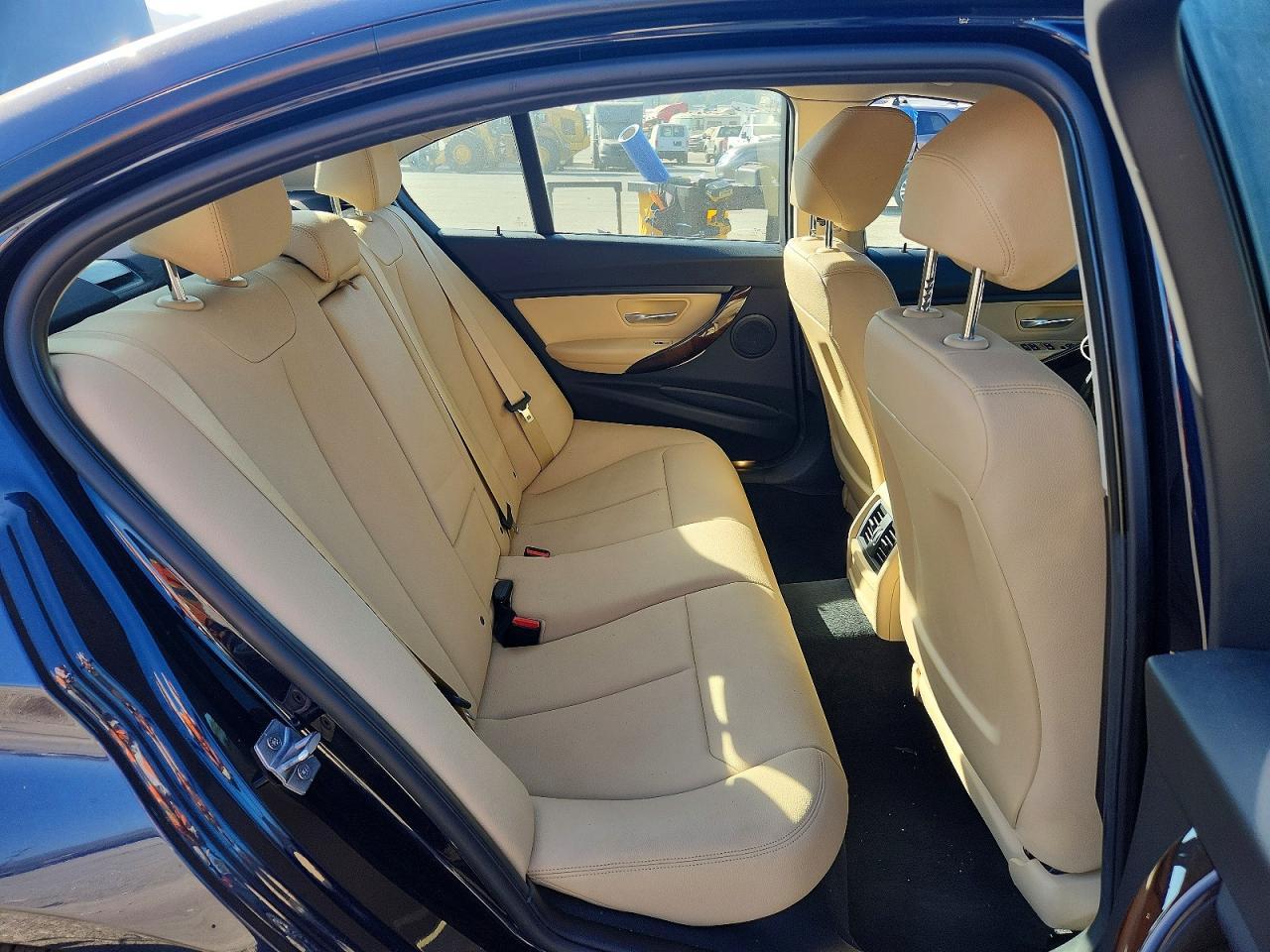 2017 BMW 320 I - zdjęcie 10