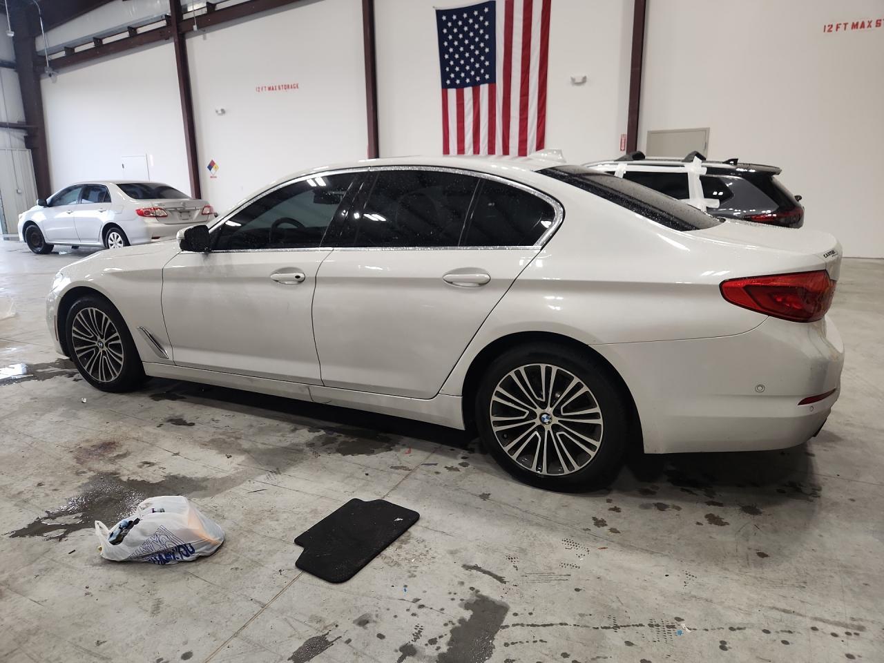 2019 BMW 530 I - zdjęcie 2
