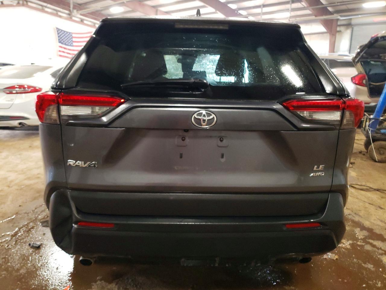 2021 Toyota Rav4 Le - zdjęcie 6