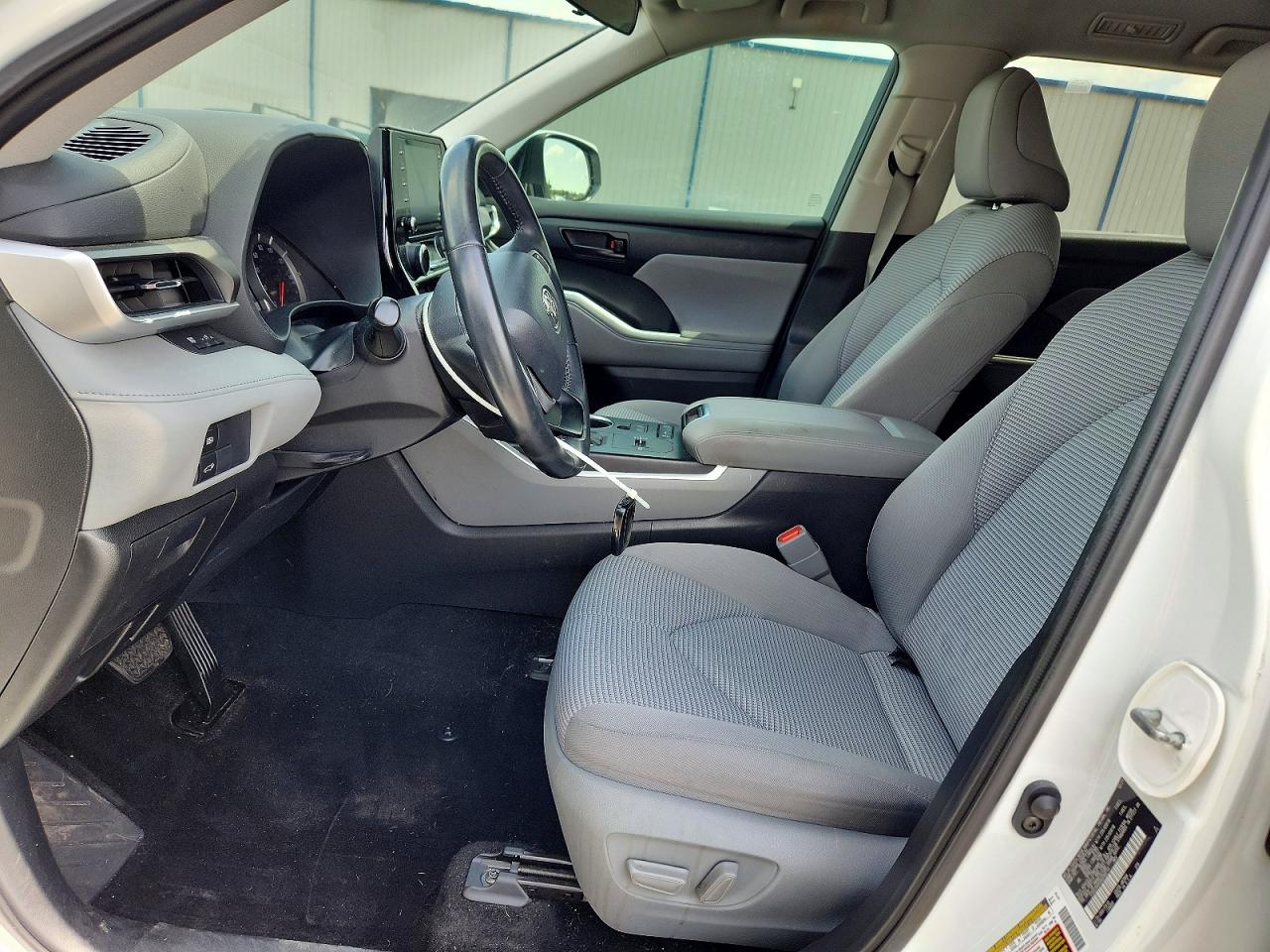 2022 Toyota Highlander Le - zdjęcie 7