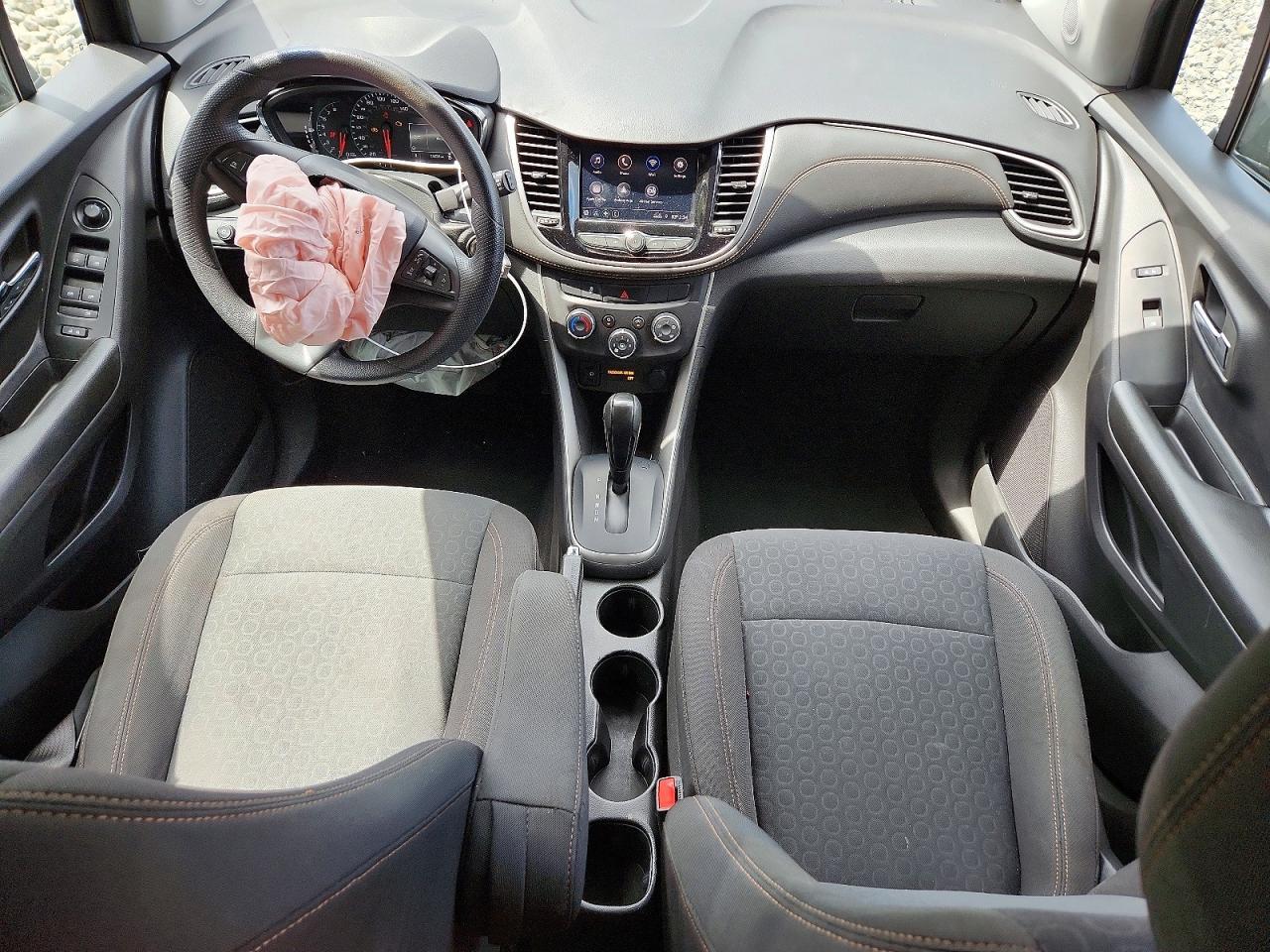 2022 Chevrolet Trax Ls - zdjęcie 8