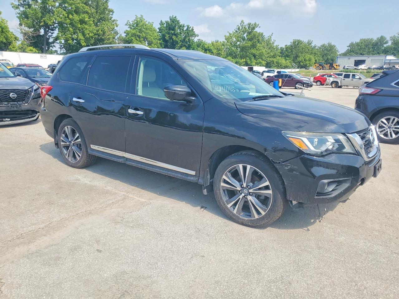 2017 Nissan Pathfinder Platinum - zdjęcie 4