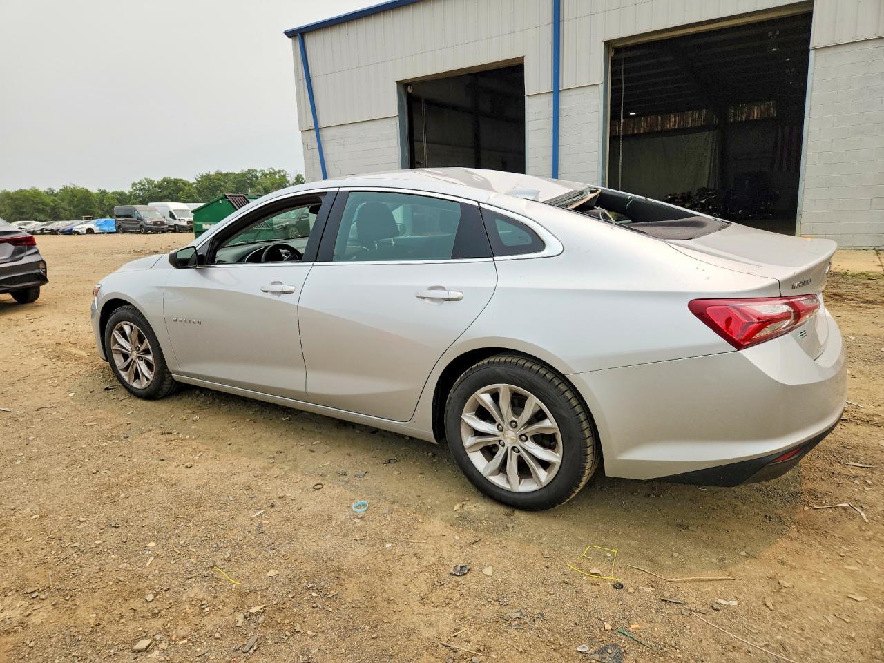 2021 Chevrolet Malibu Lt - zdjęcie 2