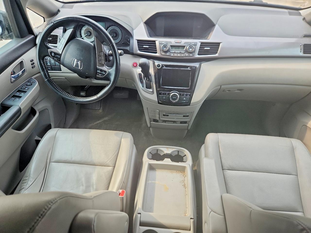 2016 Honda Odyssey Touring - zdjęcie 8