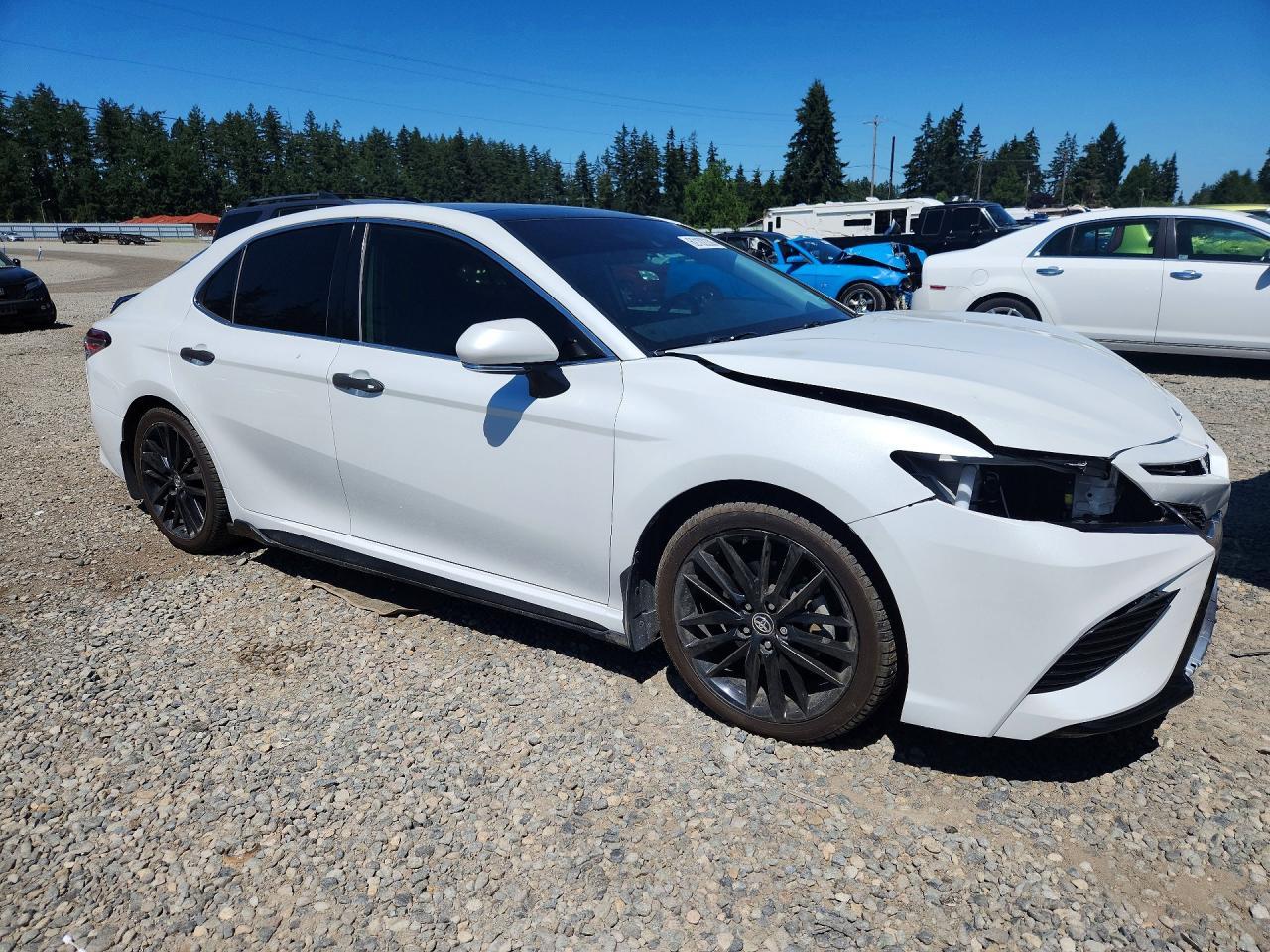 2019 Toyota Camry Xse - zdjęcie 4