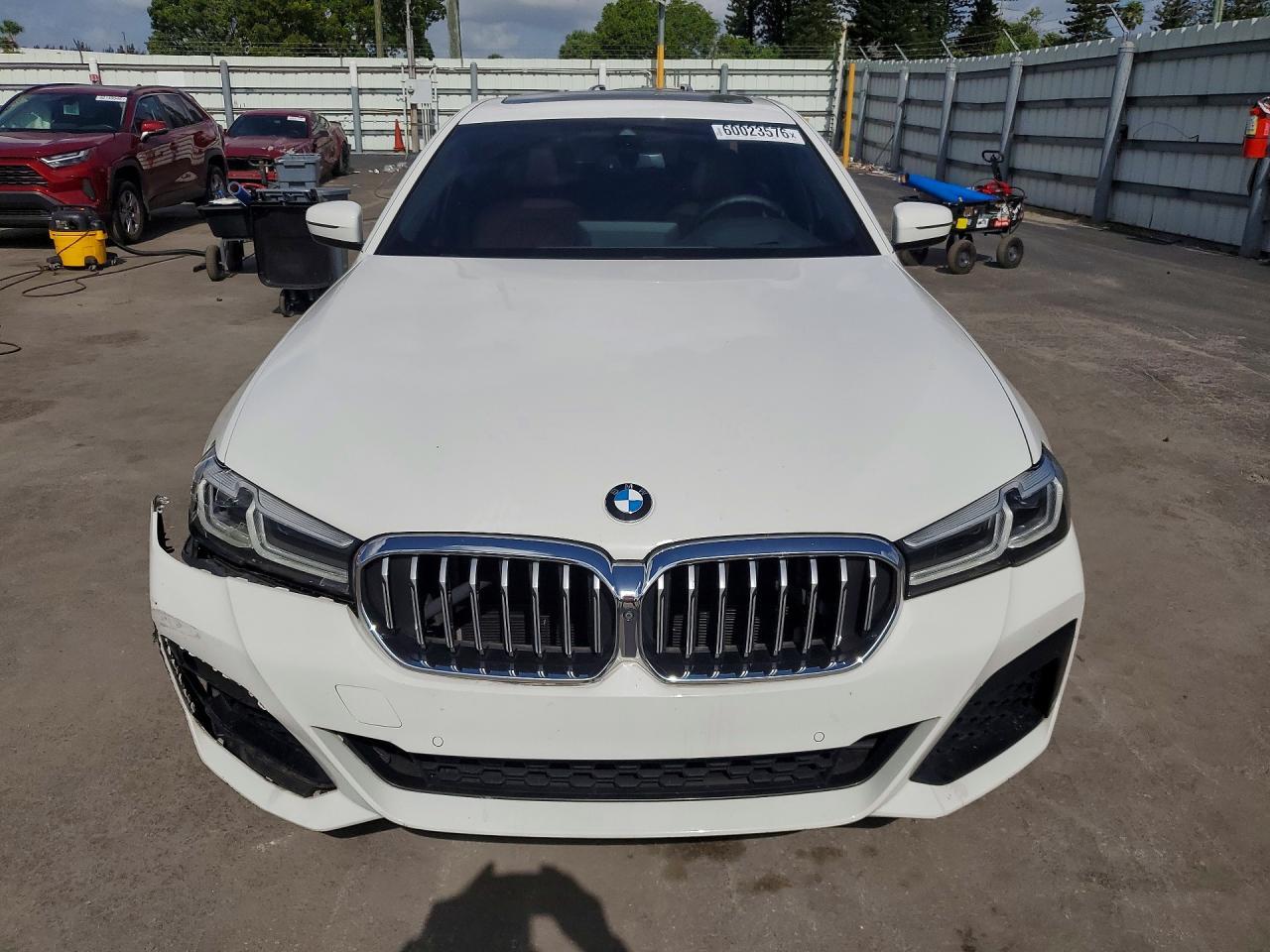 2021 BMW 530E - zdjęcie 5