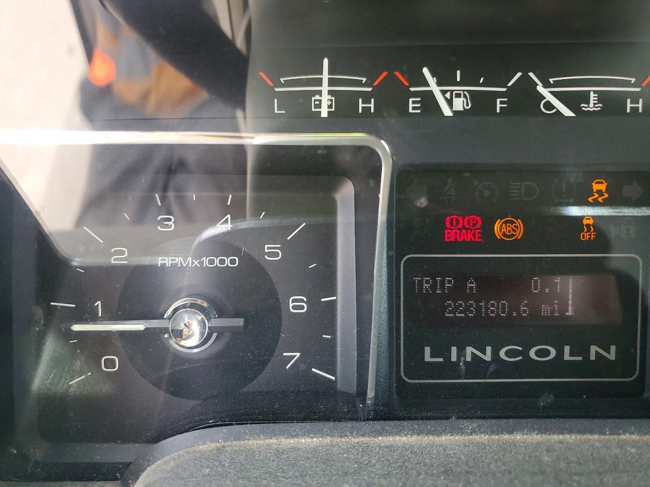 2013 Lincoln Navigator - zdjęcie 9