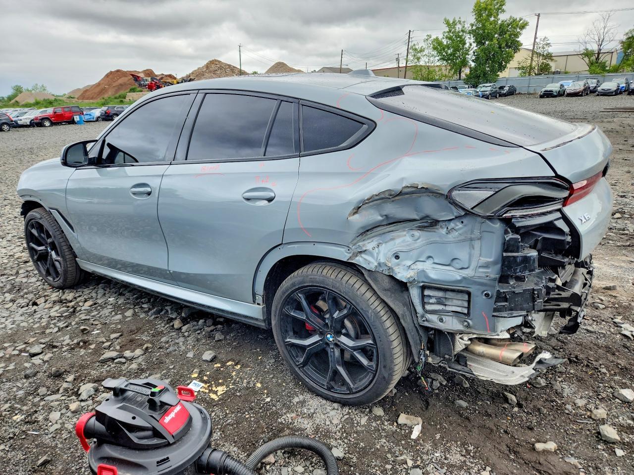 2024 BMW X6 M60I - zdjęcie 2