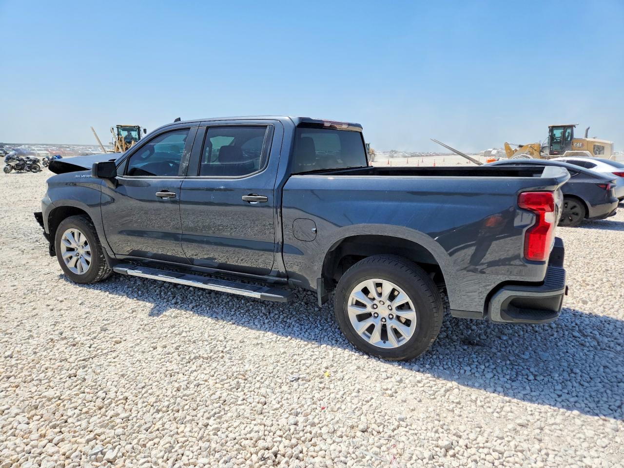 2021 Chevrolet Silverado C1500 Custom - zdjęcie 2