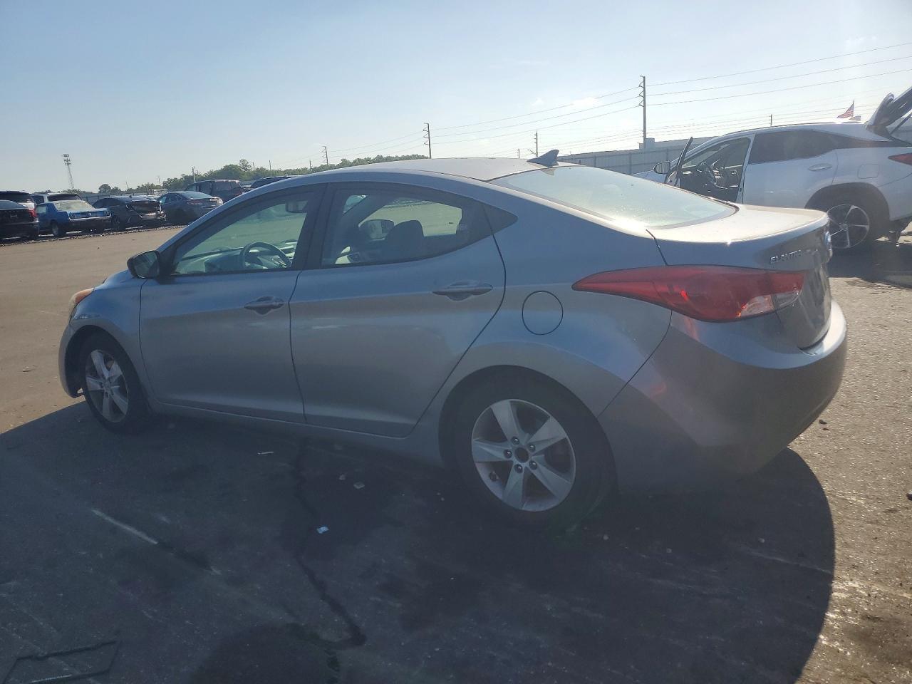 2013 Hyundai Elantra Gls - zdjęcie 2