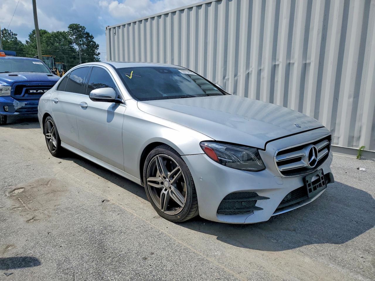 2017 Mercedes-Benz E 300 - zdjęcie 4