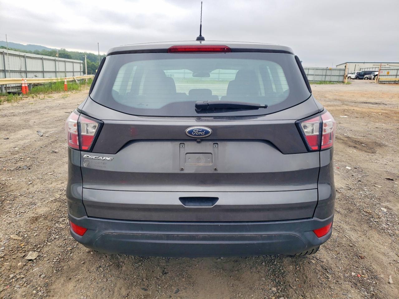 2018 Ford Escape S - zdjęcie 6