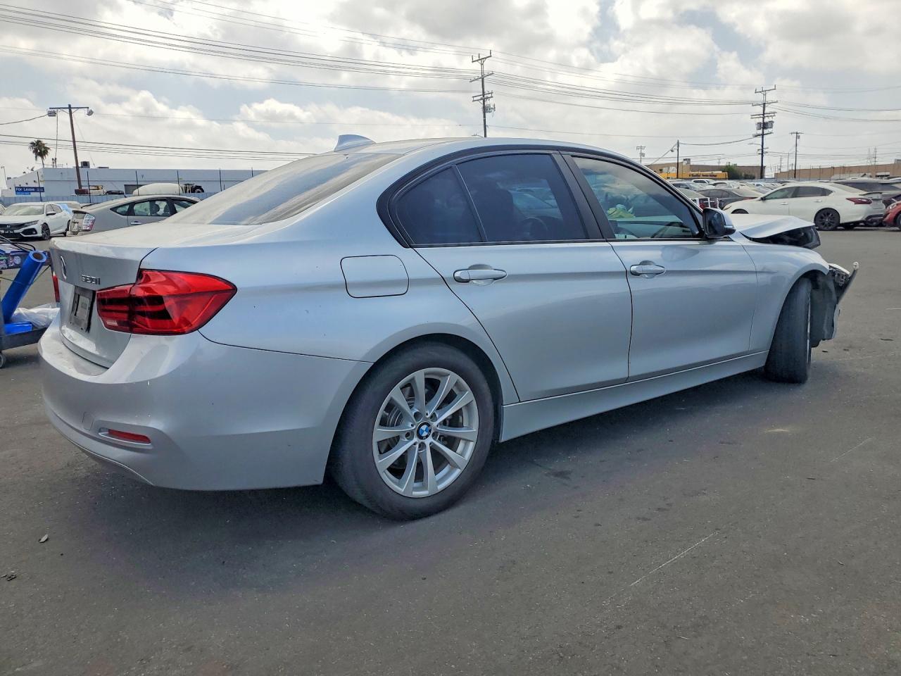 2018 BMW 320 I - zdjęcie 3