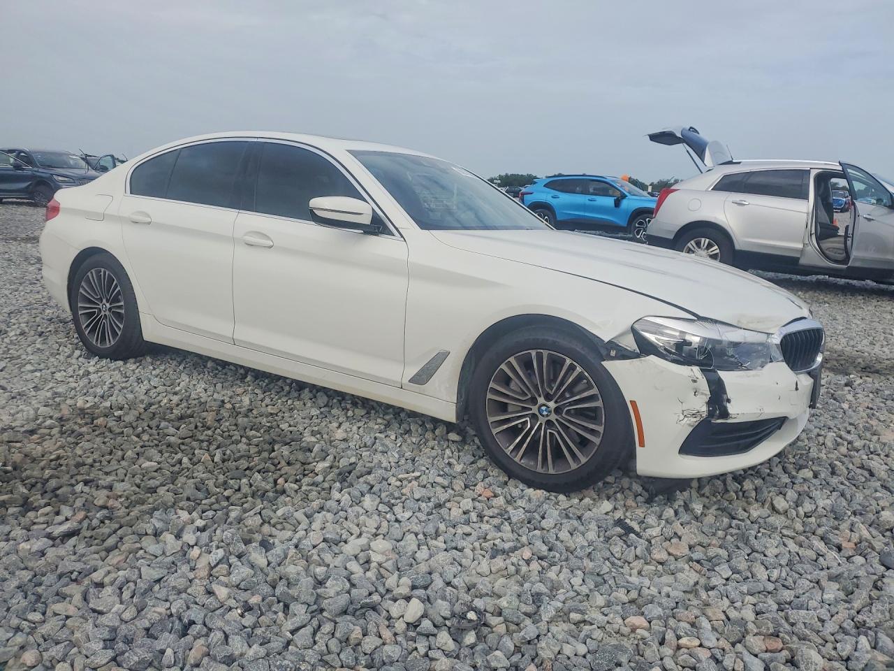 2019 BMW 530 Xi - zdjęcie 4