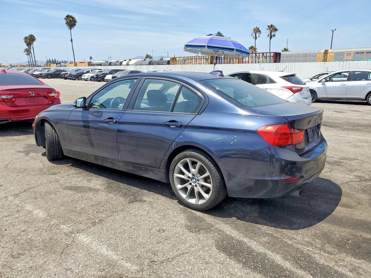 2014 BMW 320 I - zdjęcie 2