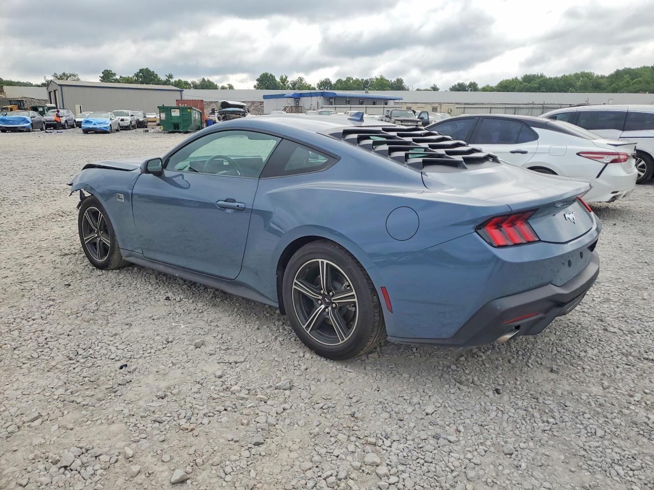 2025 Ford Mustang - zdjęcie 2