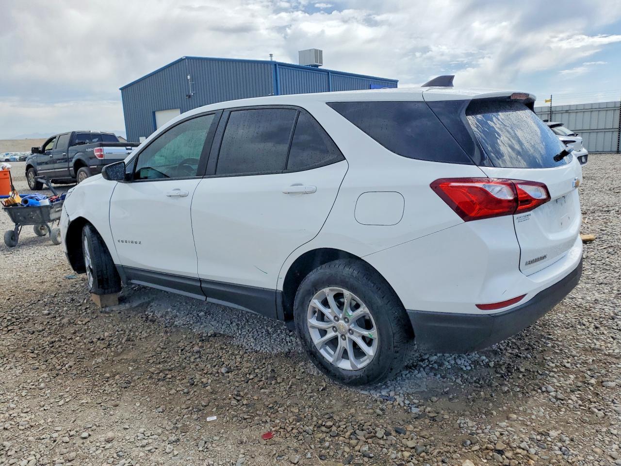 2021 Chevrolet Equinox Ls - zdjęcie 2