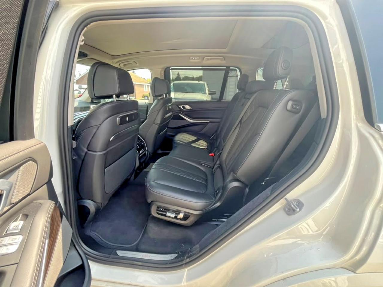 2025 BMW X7 xDrive40I - zdjęcie 8