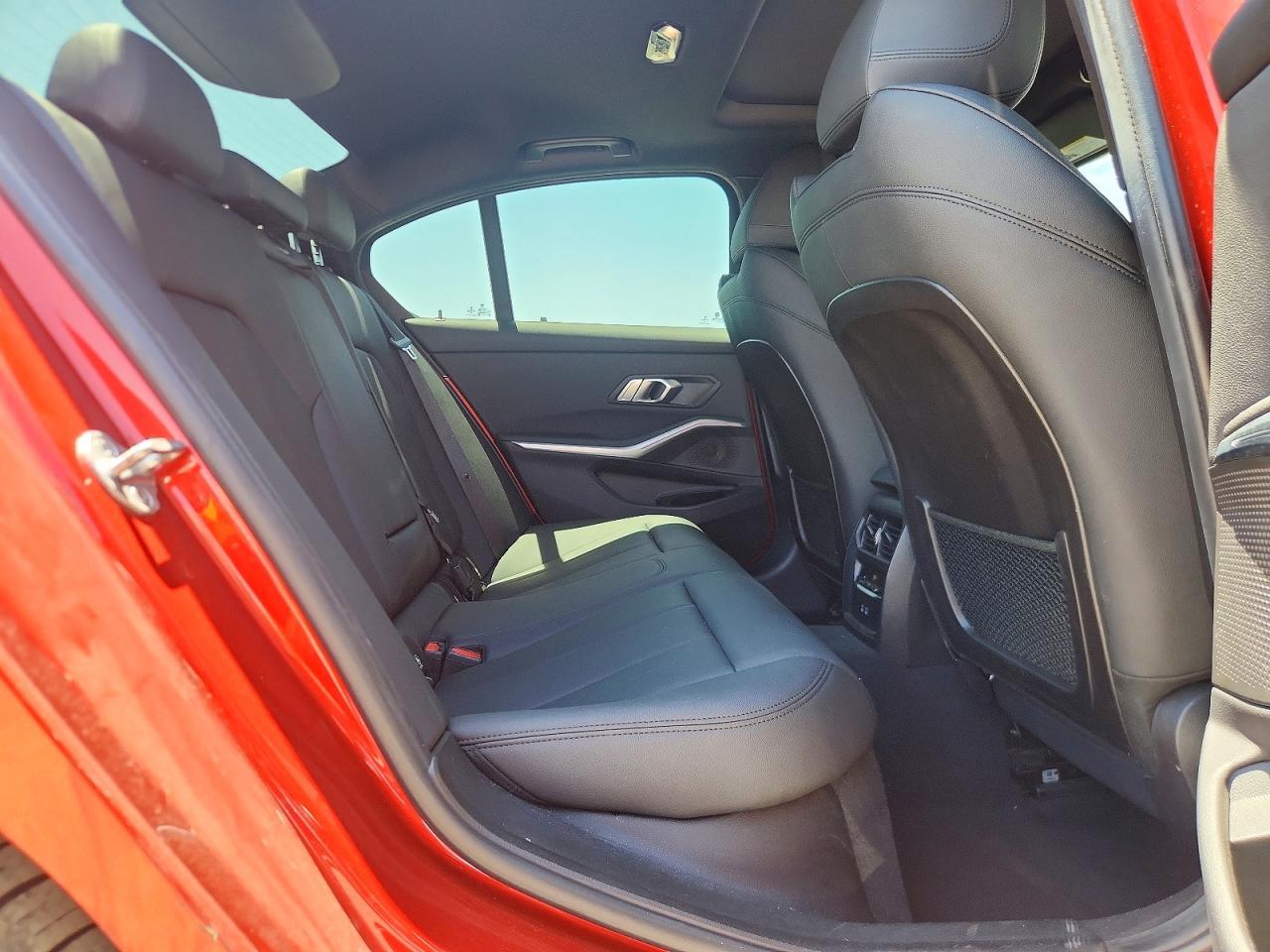 2021 BMW 330I - zdjęcie 10