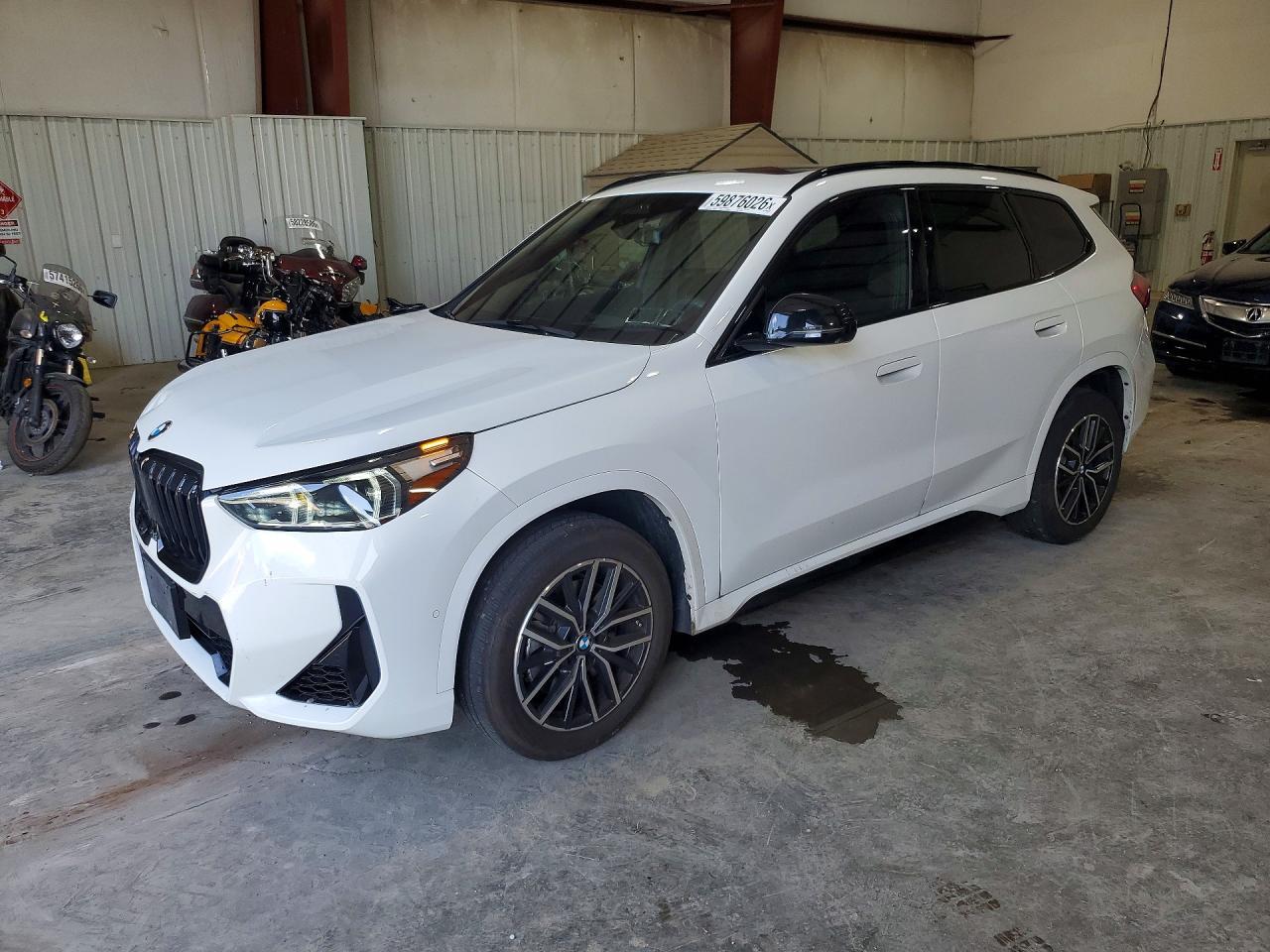2023 BMW X1 xDrive28I - zdjęcie główne