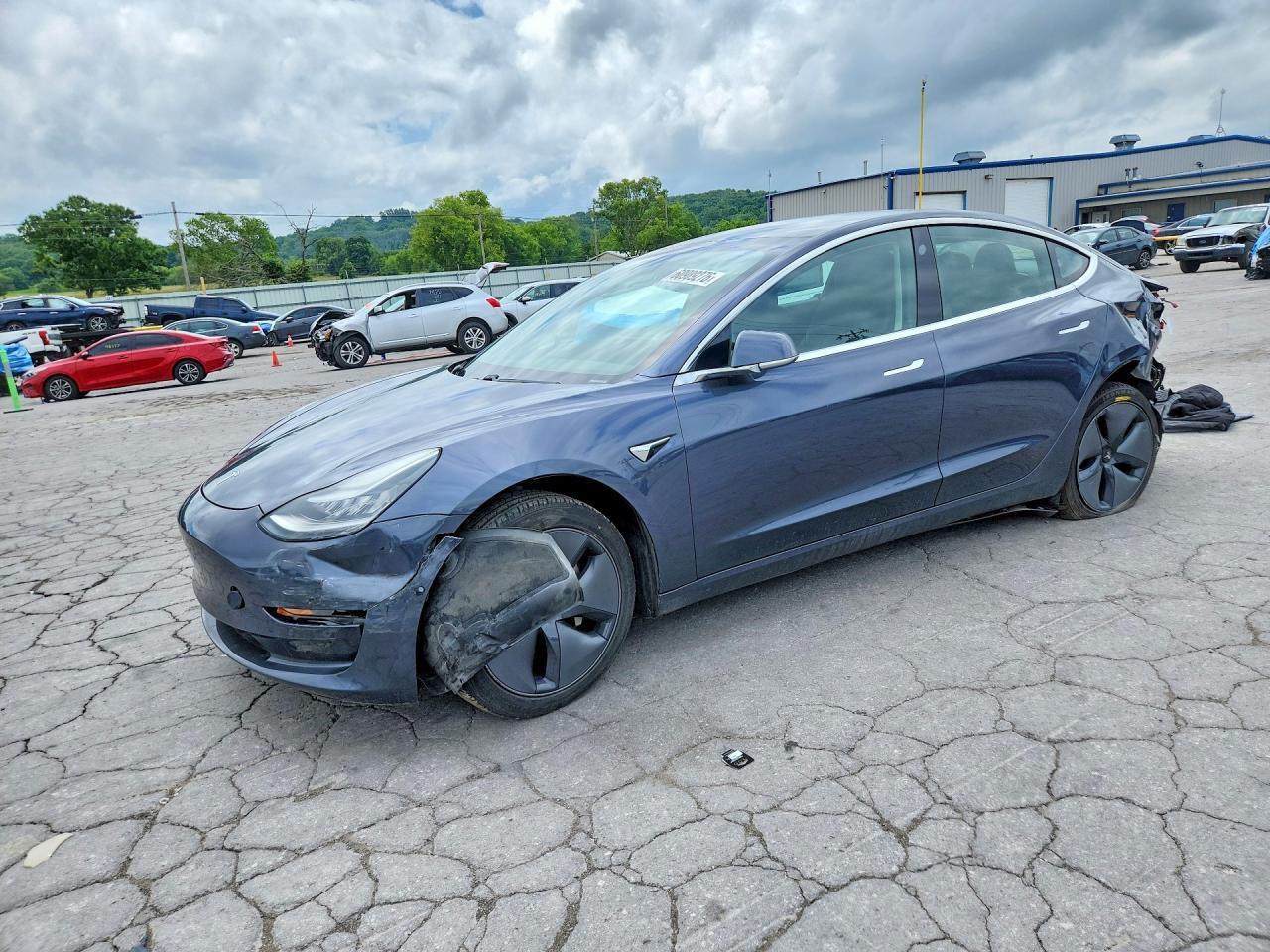 2020 Tesla Model 3 - zdjęcie główne
