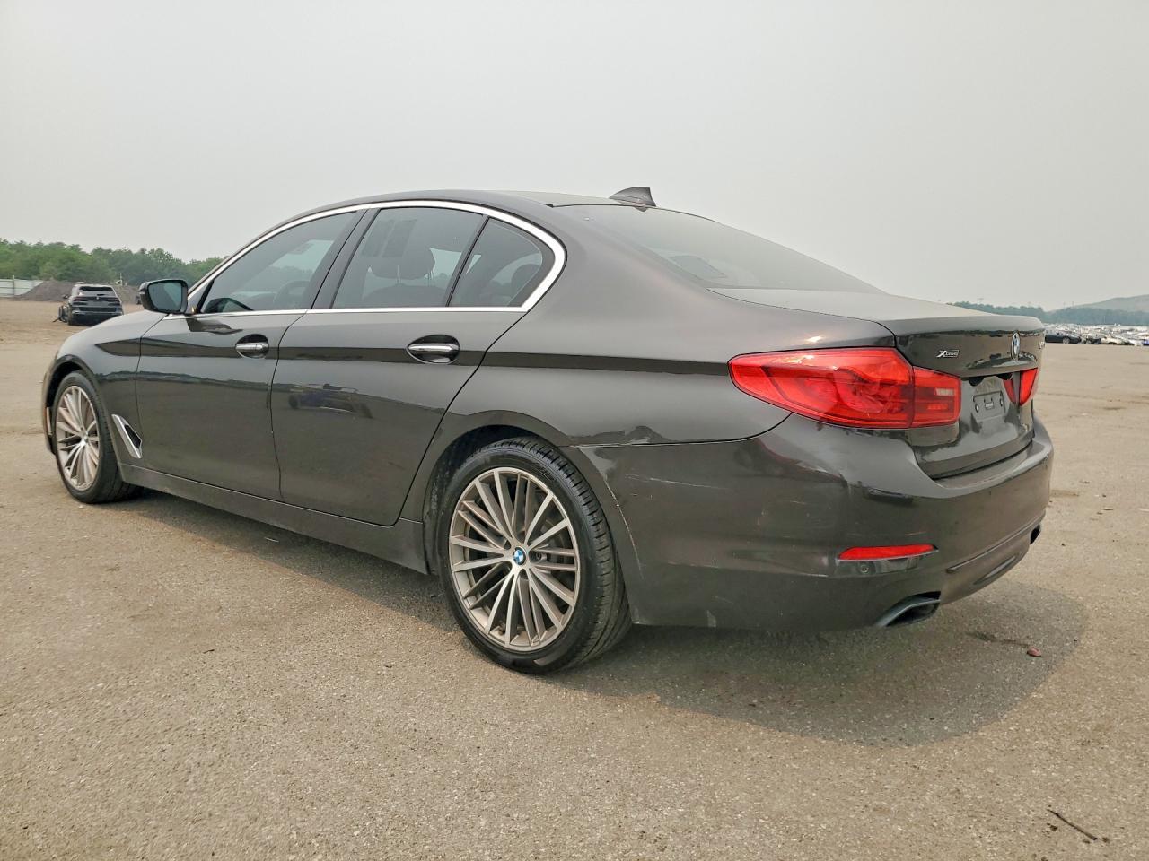 2018 BMW Seria 5 540i - zdjęcie 2