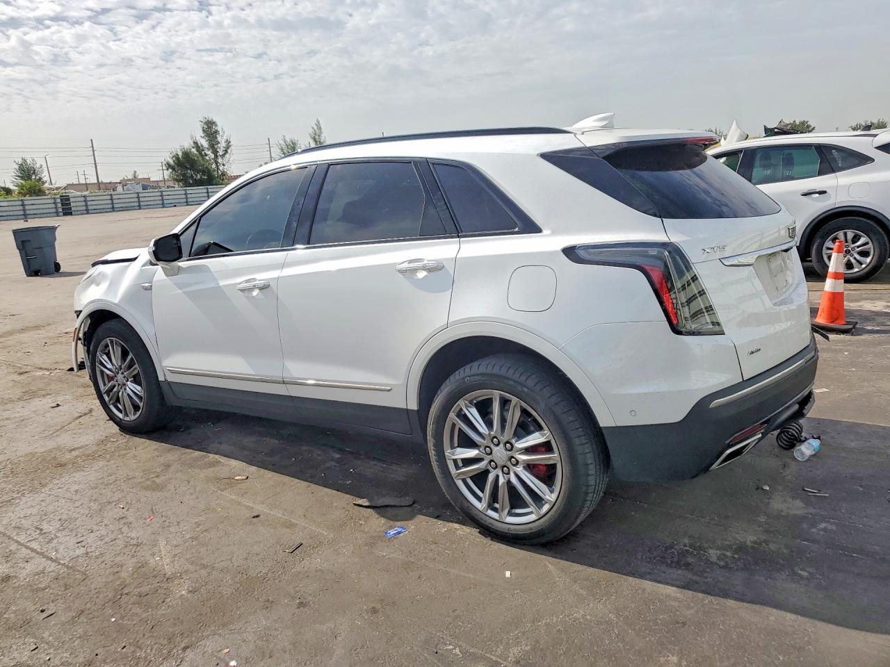 2024 Cadillac Xt5 Sport - zdjęcie 2