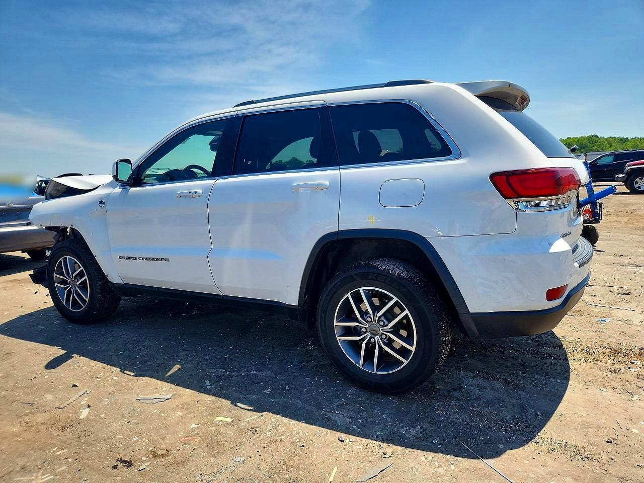 2020 Jeep Grand Cherokee Laredo - zdjęcie 2