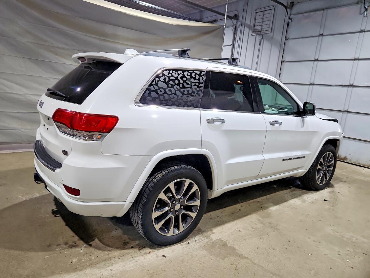 2018 Jeep Grand Cherokee Overland - zdjęcie 3
