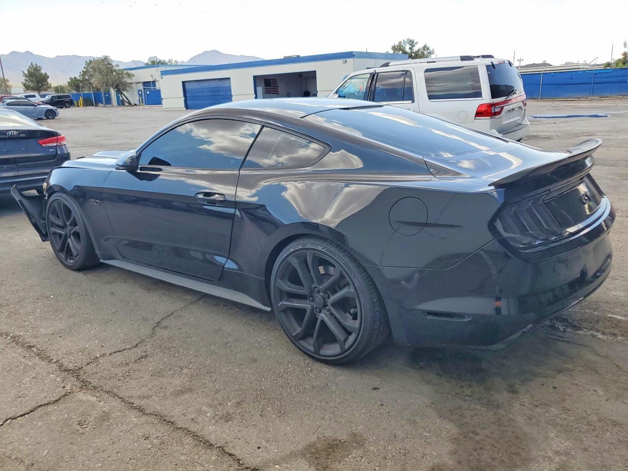 2017 Ford Mustang Gt - zdjęcie 2