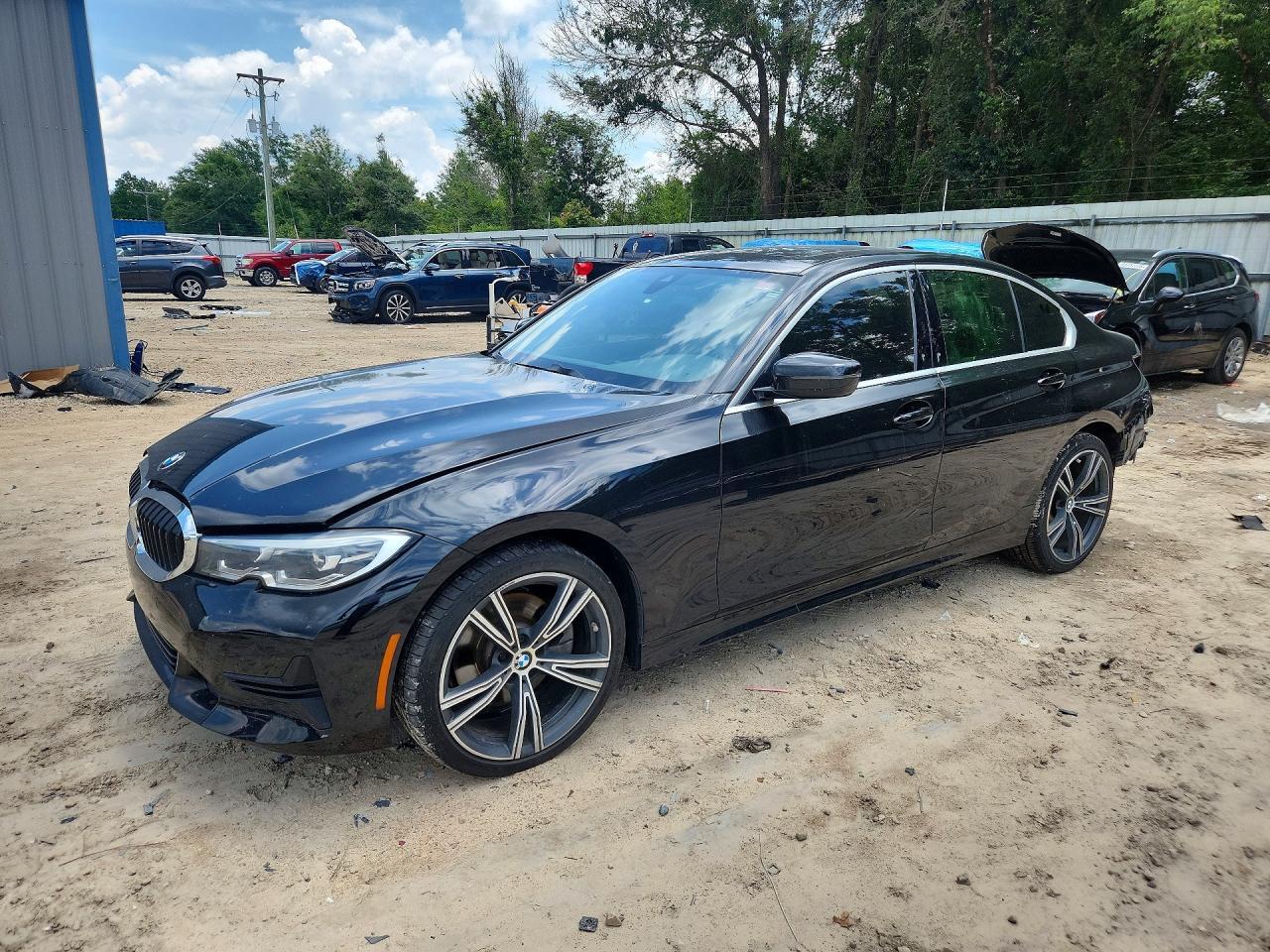 2021 BMW 330I - zdjęcie główne