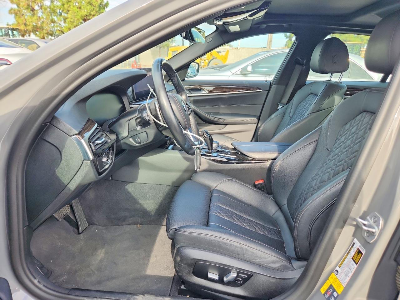 2021 BMW 530E - zdjęcie 7