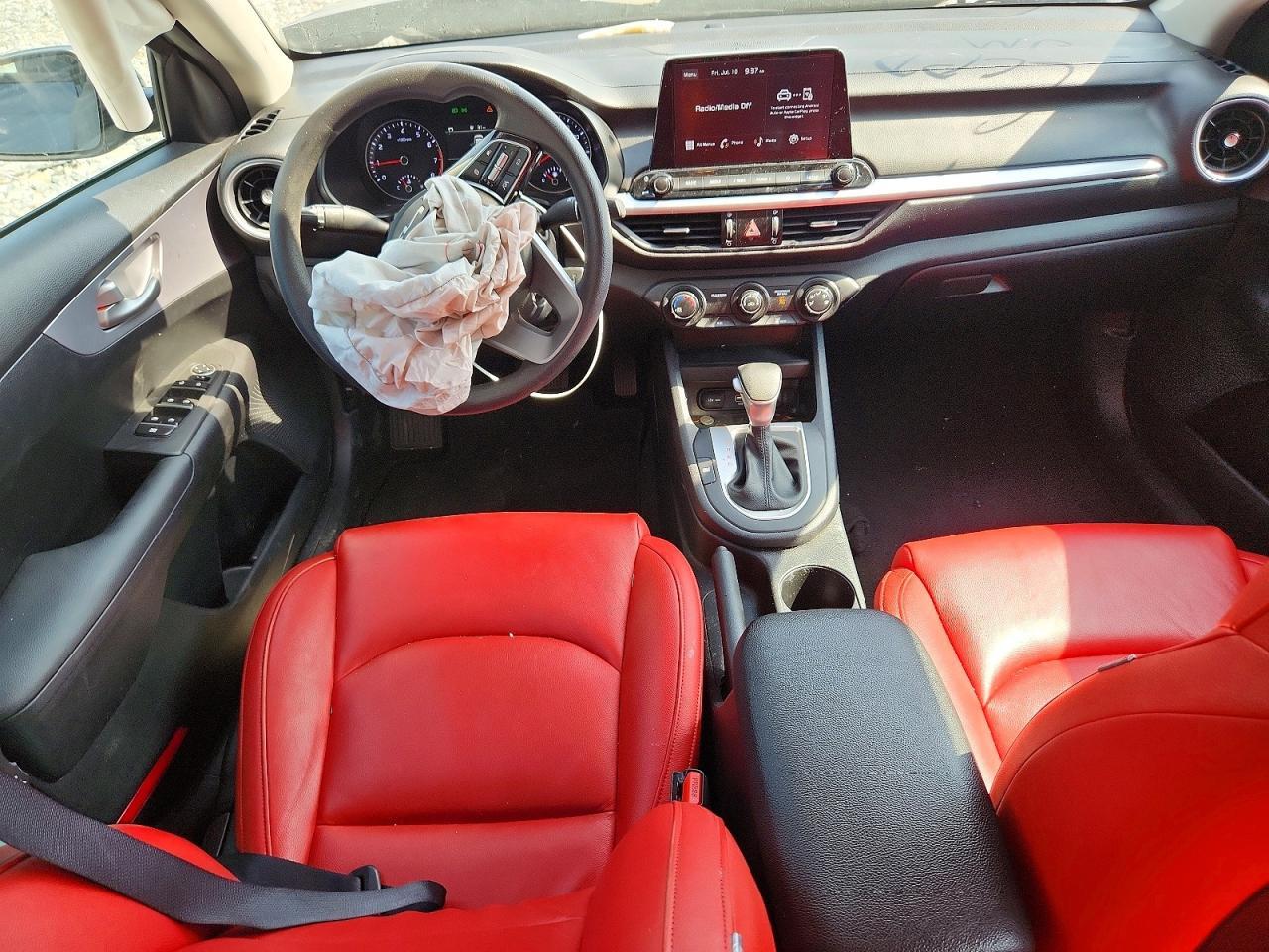 2024 Kia Forte Lxs - zdjęcie 8