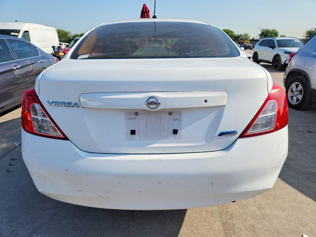 2013 Nissan Versa 1.6 S - zdjęcie 6