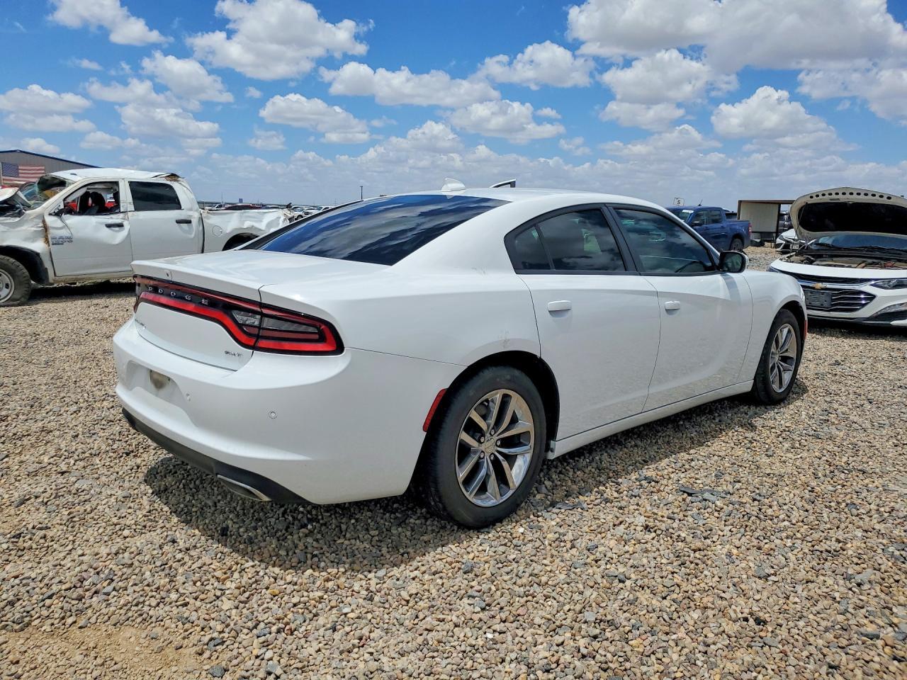 2016 Dodge Charger Sxt - zdjęcie 3