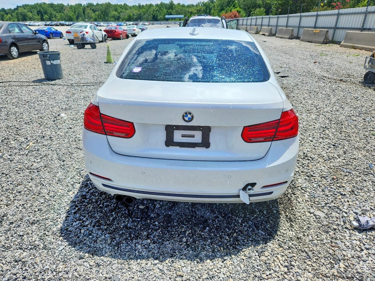 2017 BMW 330 I - zdjęcie 6