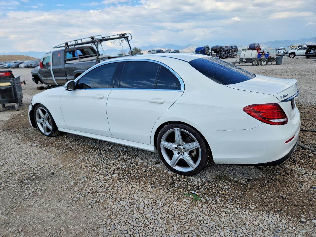 2017 Mercedes-Benz E 300 4Matic - zdjęcie 2