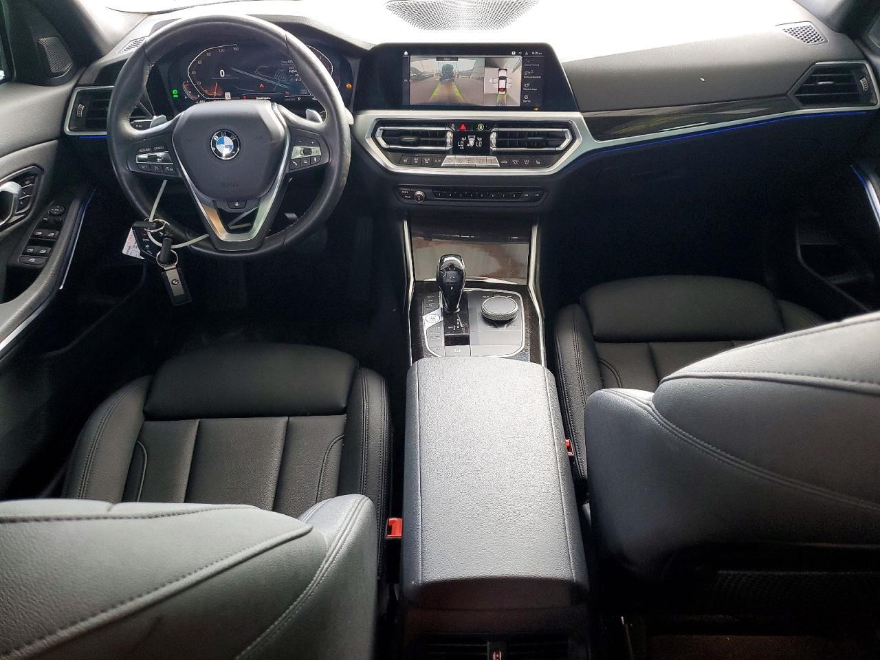2021 BMW Seria 3 330i - zdjęcie 8